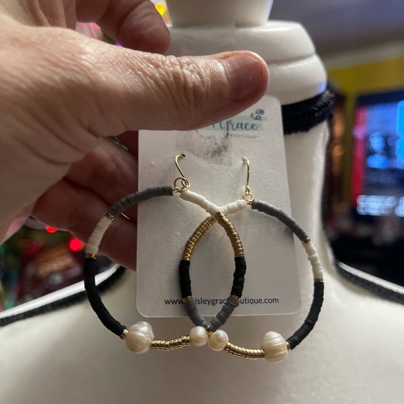 Multi Colored hoop earrings - Picture 2 of 2